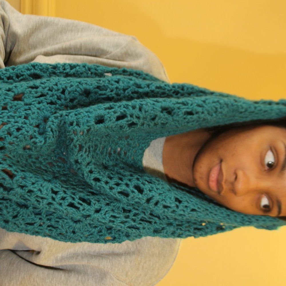Handcrafted Super Soft Cowl / Scarf in Teal NEW - Picture 4 of 5